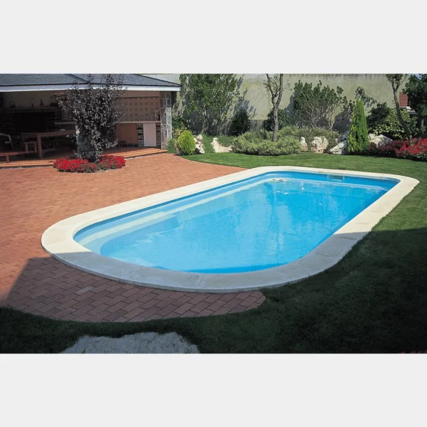GFK-Pools - Relax 750 im Garten vorm Haus